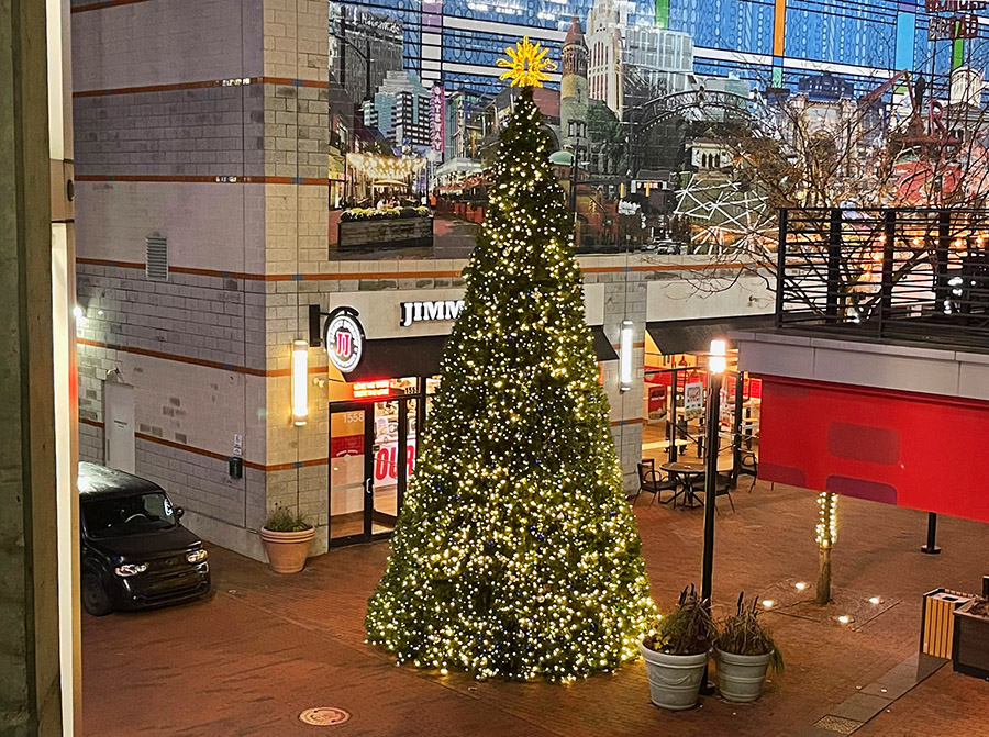 gateway Xmas tree